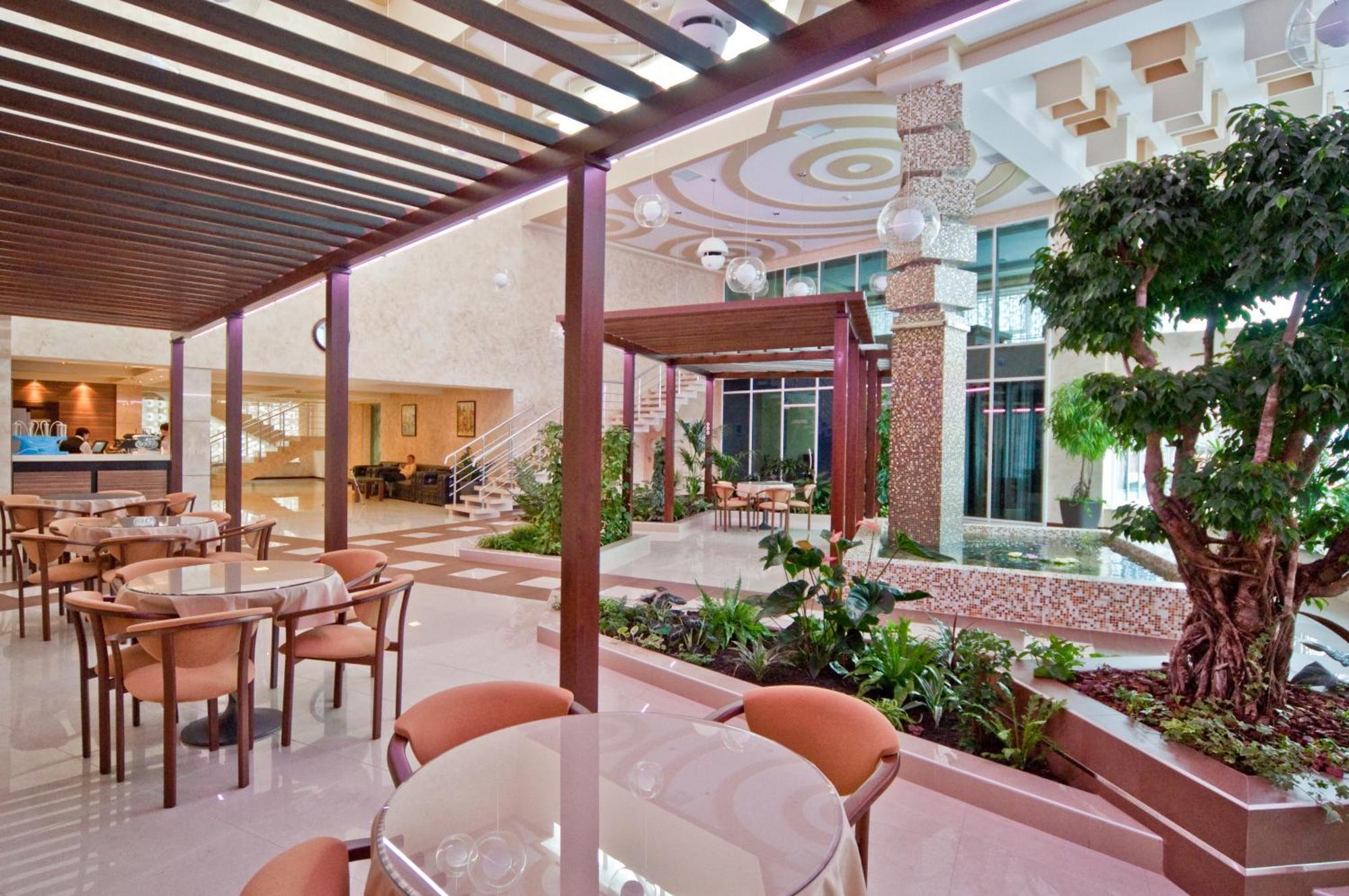 Grand-Marine Hotel & Spa Burlach'ya Balka Bagian luar foto